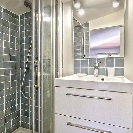 Hébergement de vacances Maison Avec Jardin Et Terrasses, à 10 Min De La Plage, 6 Ch, 12 Pers, Wifi, Proche Commerces - Fr-1-433-122 *