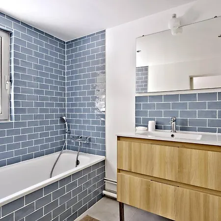 Holiday home Maison Avec Jardin Et Terrasses, A 10 Min De La Plage, 6 Ch, 12 Pers, Wifi, Proche Commerces - Fr-1-433-122