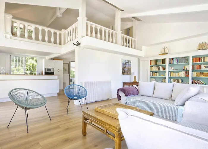 Maison Avec Jardin Et Terrasses, A 10 Min De La Plage, 6 Ch, 12 Pers, Wifi, Proche Commerces - Fr-1-433-122